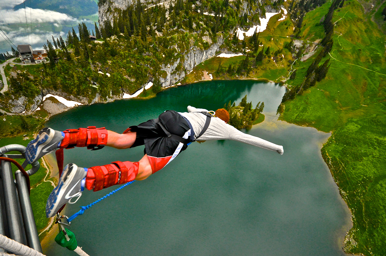 Adenture sports - Bungee Jumping